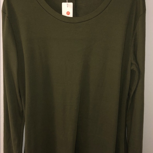 NEW Beautiful Sweaters - Picture 9 of 9